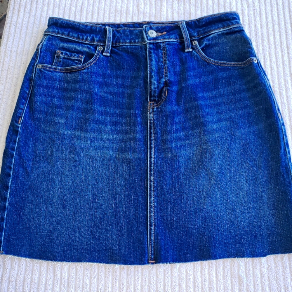 Old Navy Denim Blue Jean Mini Skirt Raw Hem,  Womens  Zip Fly Size 6